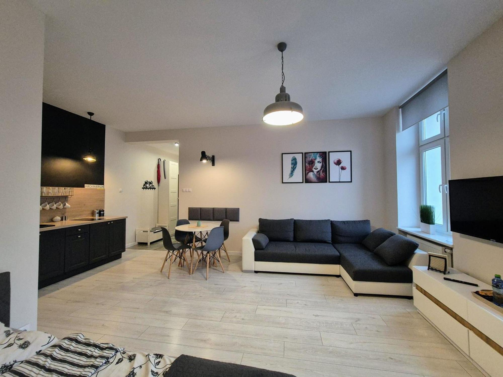 Charming Apartment In The City Centre, Lodz Bagian luar foto