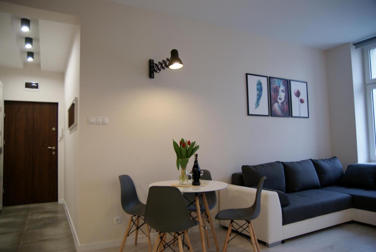 Charming Apartment In The City Centre, Lodz Bagian luar foto