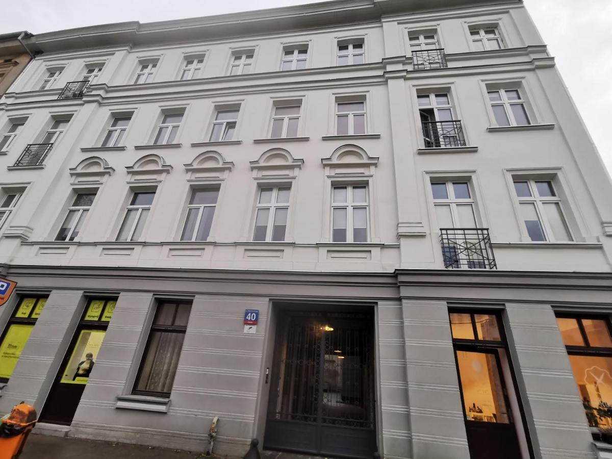 Charming Apartment In The City Centre, Lodz Bagian luar foto