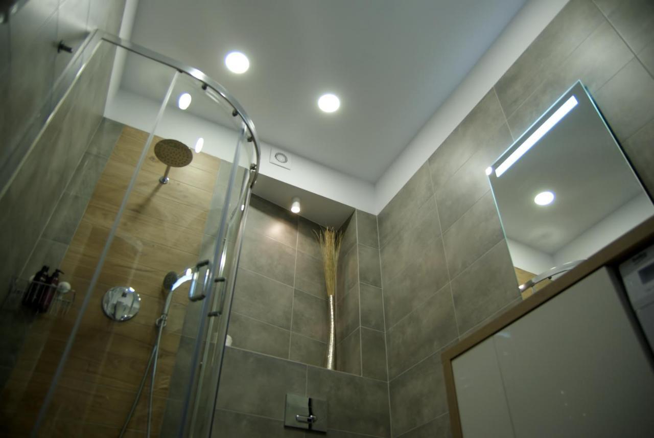 Charming Apartment In The City Centre, Lodz Bagian luar foto